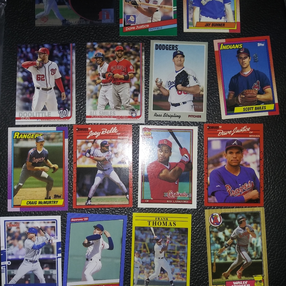 Nice lot of mlb cards with rookies